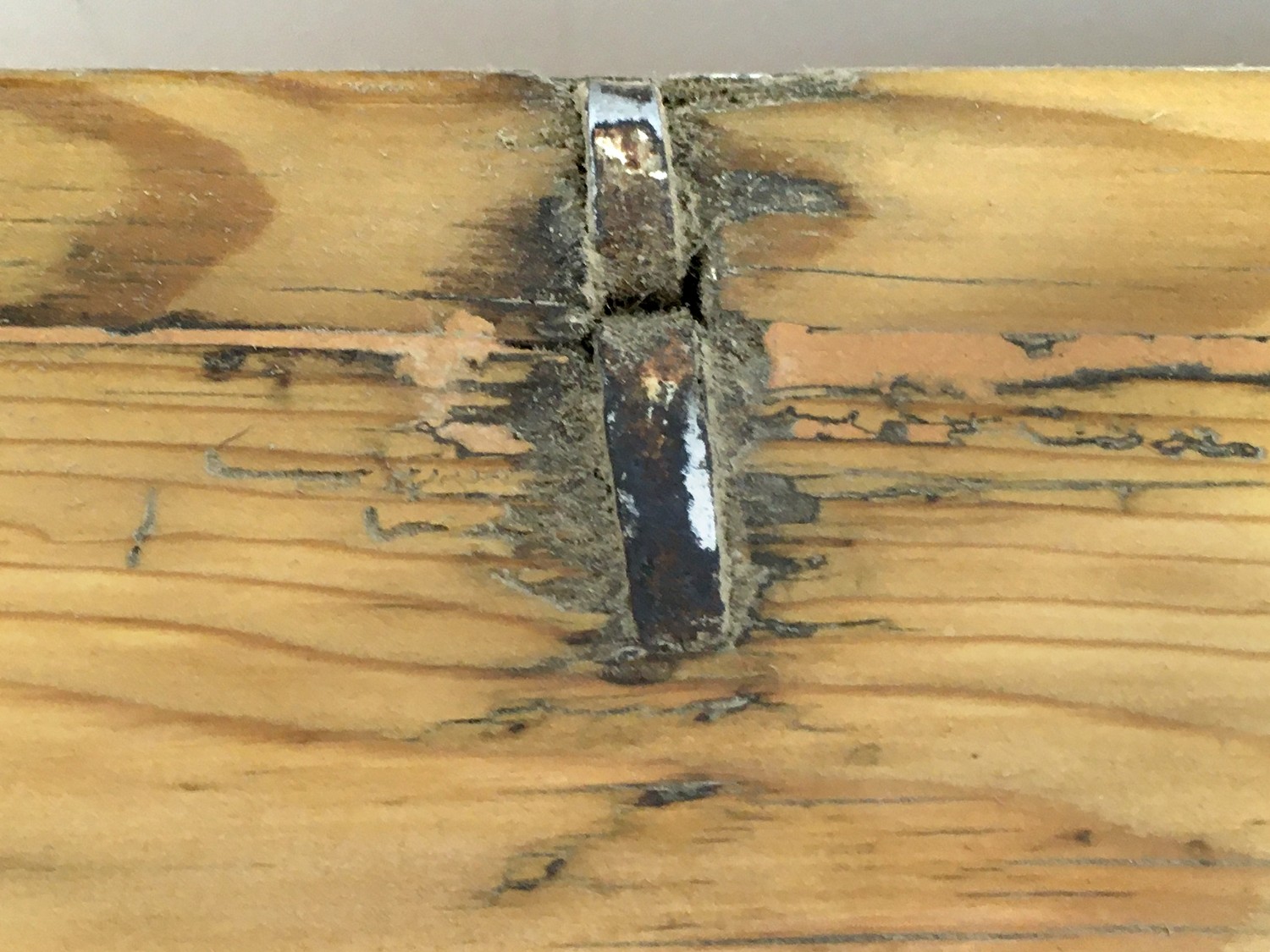 Truhe antik restauriert