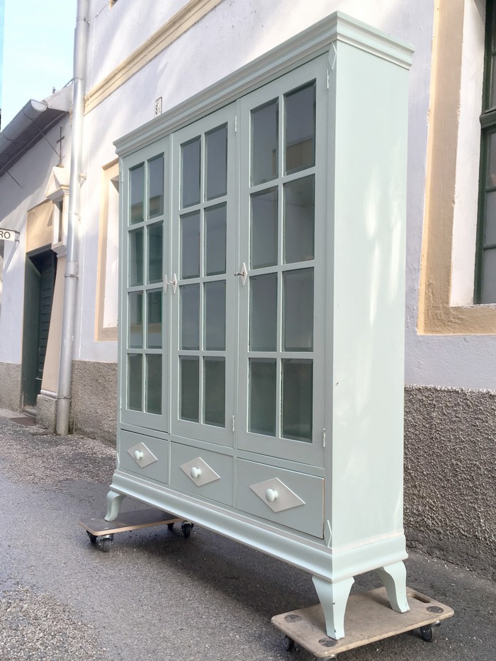 Vitrinenschrank antik