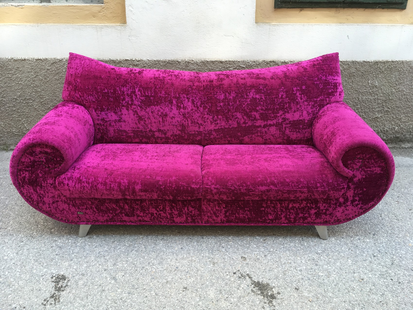 Bretz Sofa Gaudi lila Glamoursamt