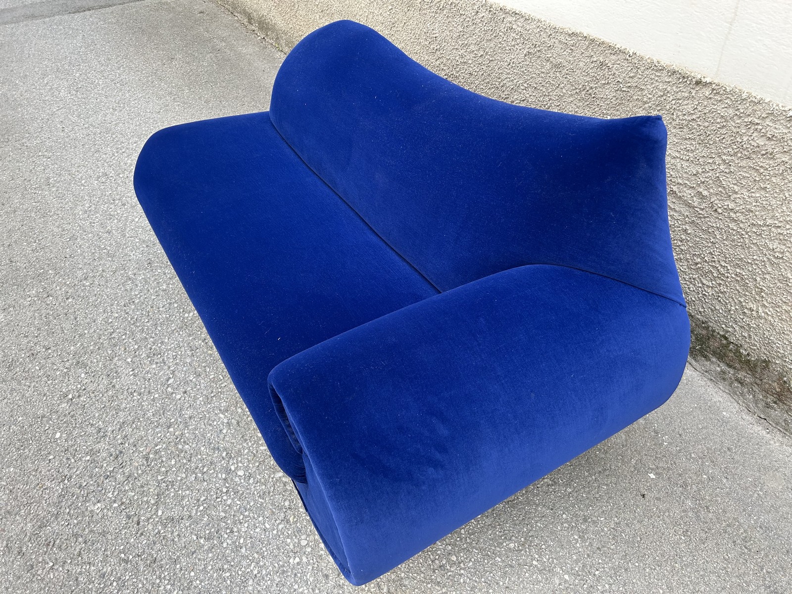 BRETZ Sofa Gaudi Recamiere X210re blau Velours neuwertig Tatzenbeine mattgold