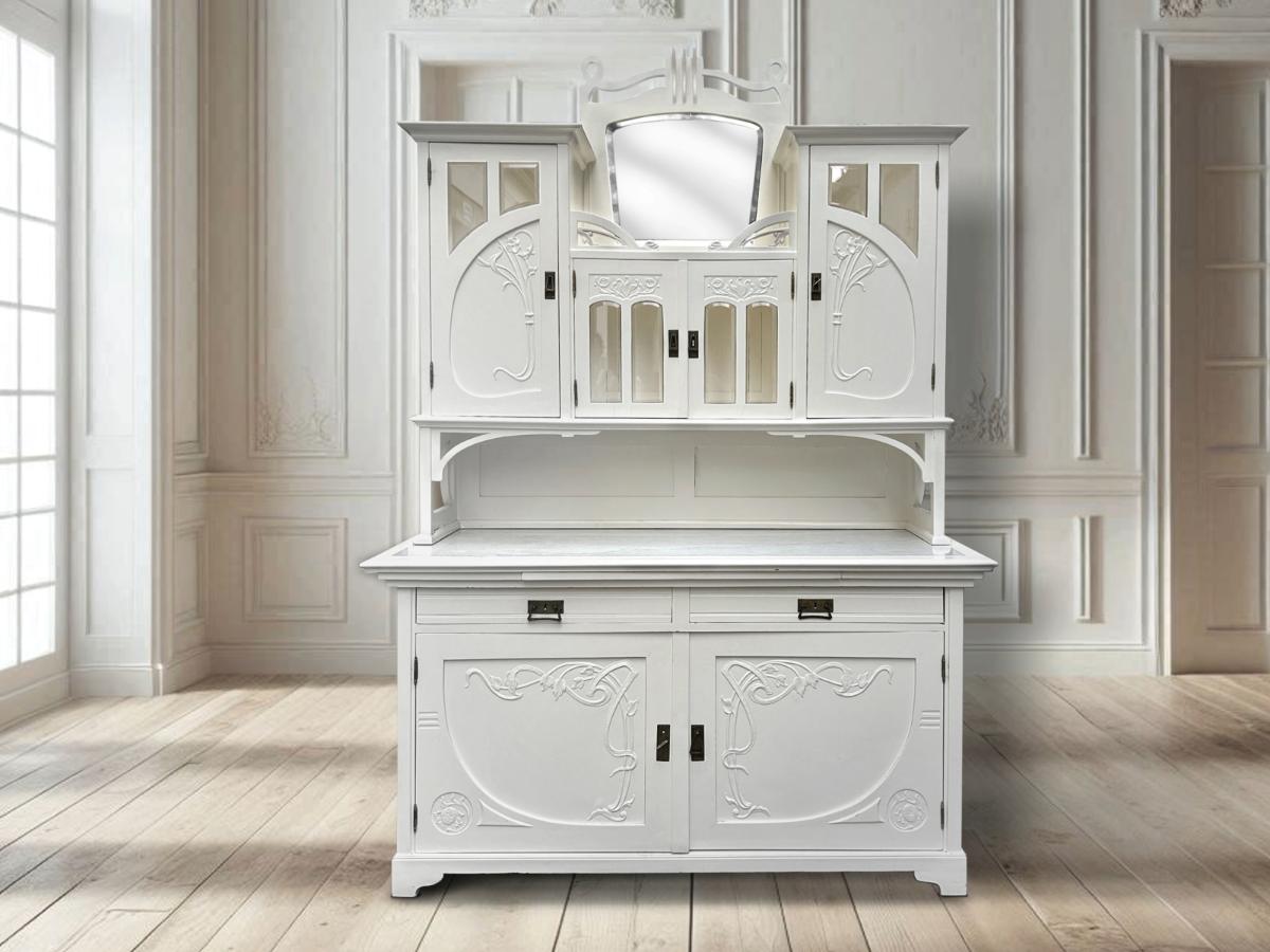 Antike Jugendstil Kredenz weiß