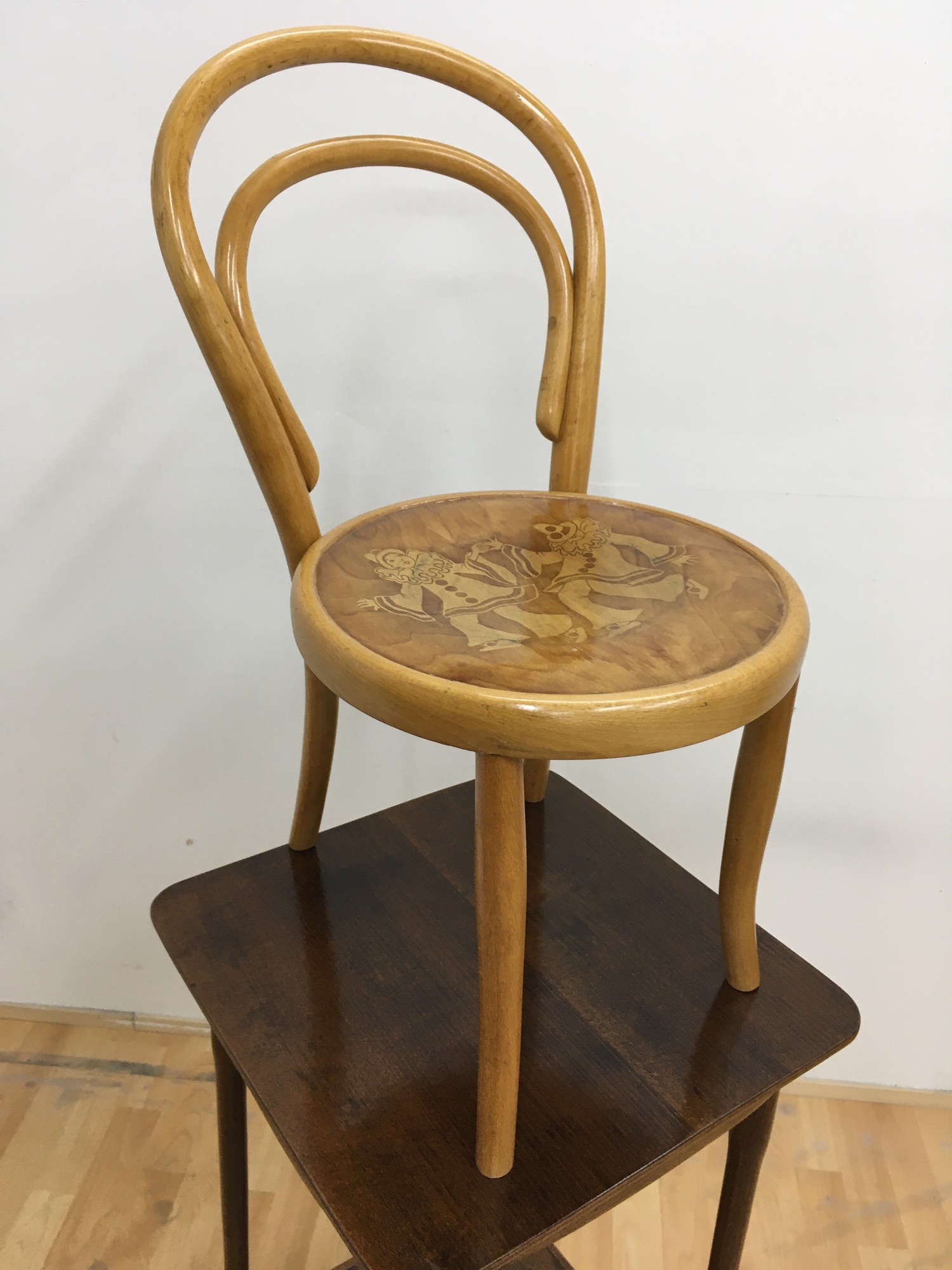 Antiker Sessel Bugholz Fischel Kinderstuhl Harlekin Stuhl Clown antik