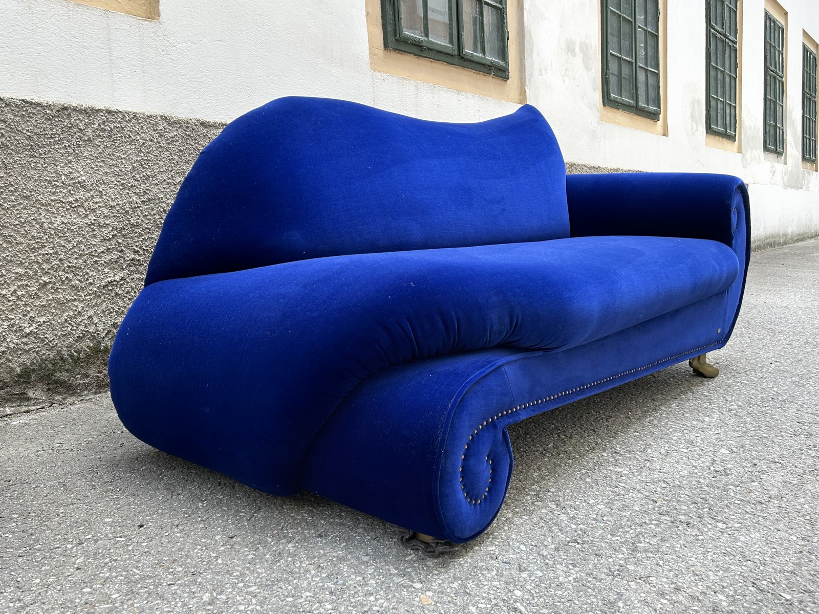 BRETZ Sofa Gaudi Recamiere X210re blau Velours neuwertig Tatzenbeine mattgold