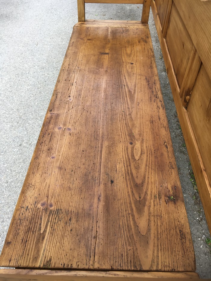 Truhenbank antik saniert