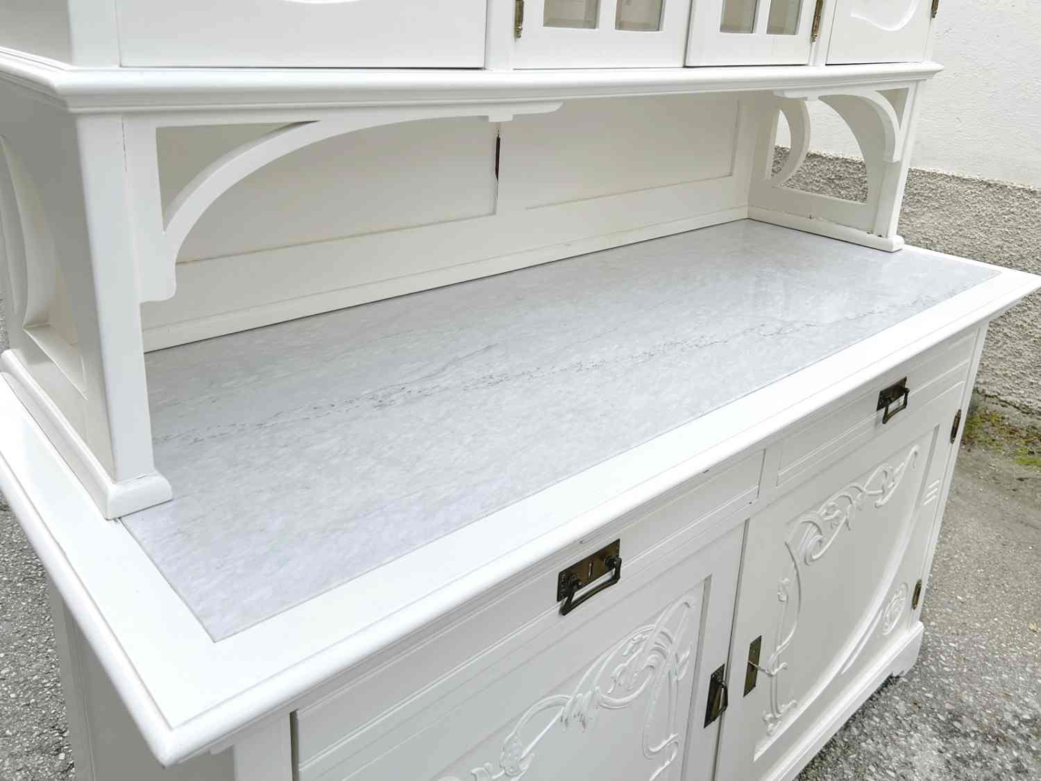 Antike Jugendstil Kredenz weiß 1920 Wohnzimmerschrank Antiquität Peitschenschlag Marmor Stein Arbeitsplatte Küchenschrank