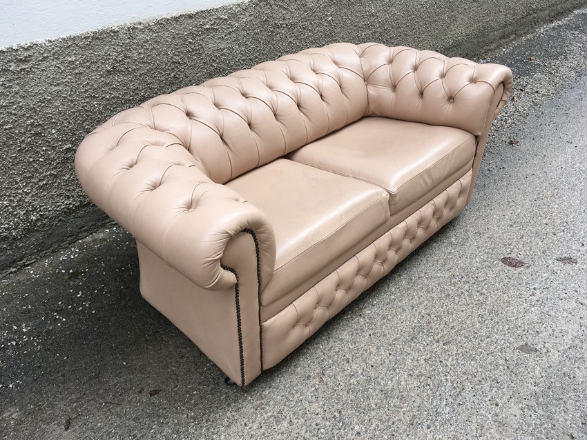 Chesterfield Ledersofa Vintage schöner Zustand