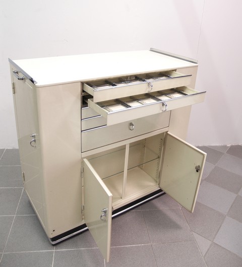 Apothekerschrank Original Arztschrank MidCentury Vintage Metallschrank Retro Industrialdesign Küchenvorratsschrank