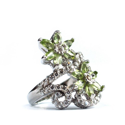 Ring 925 Silber Schmuck natürlicher Peridot und Zirkonia, handgefertigt!