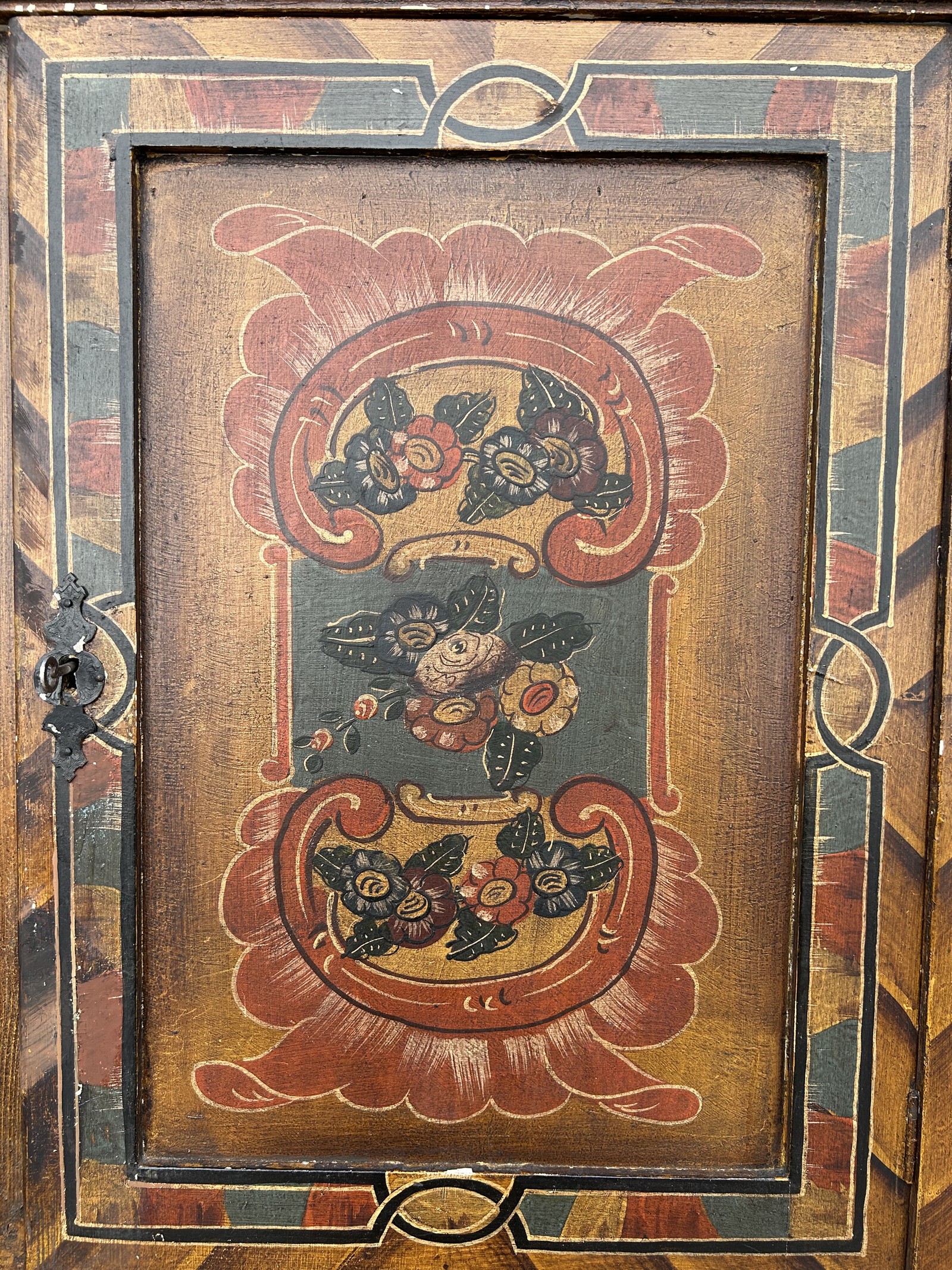 Bauernschrank antike Kredenz bemaltes Möbel bezaubernd!