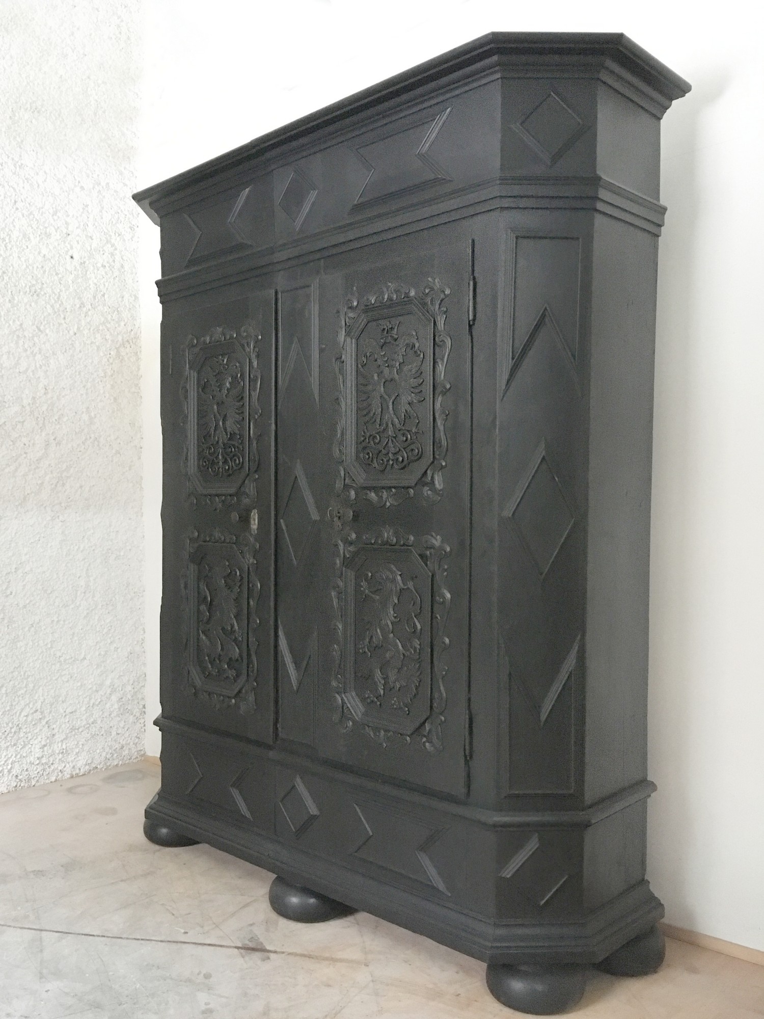 Barock Bauernschrank antik Möbel 1720