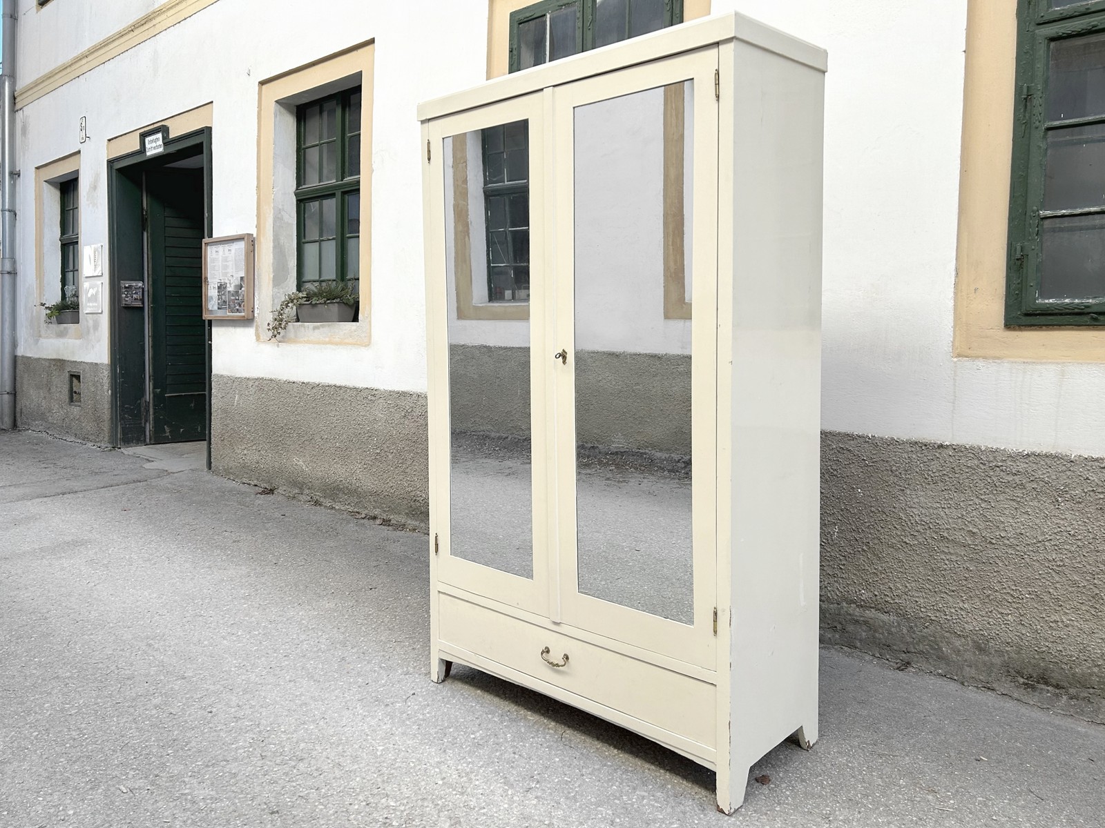 Jugendstil Dielenschrank Vintage Kleiderschrank weiß Massivholz Shabby Chic Mädchenzimmer