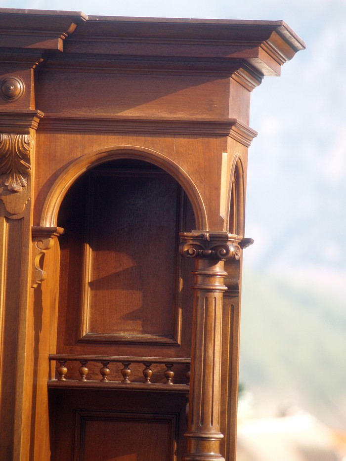 antiker Schrank Historismus