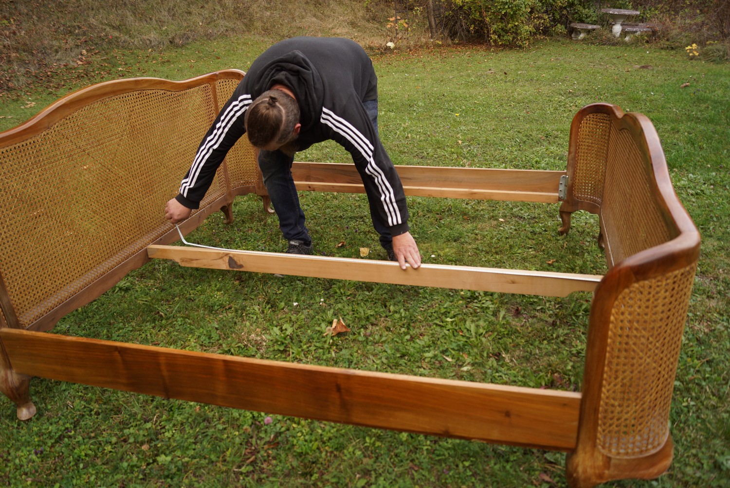 Doppelbett Chippendale antik Barockstil Vollholz Nuss Buche Möbel Wiener Geflecht Antiquität