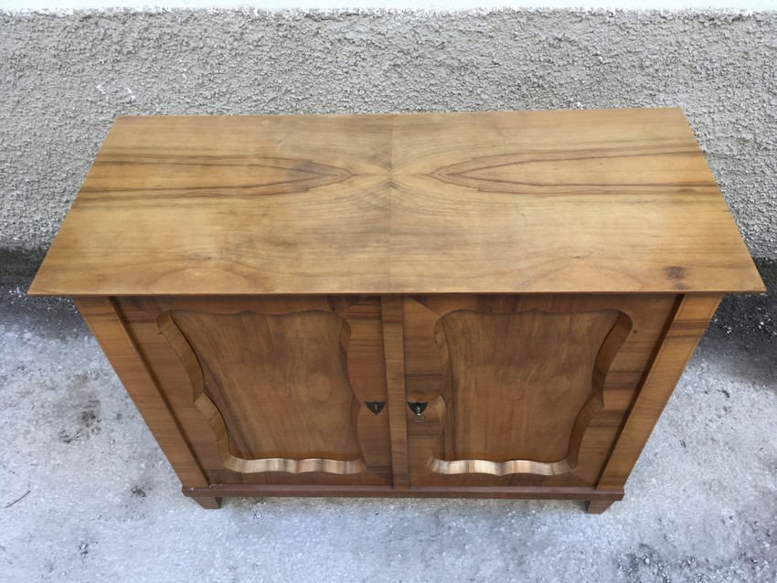 Biedermeier Kommode Antikstil Brezelschrank