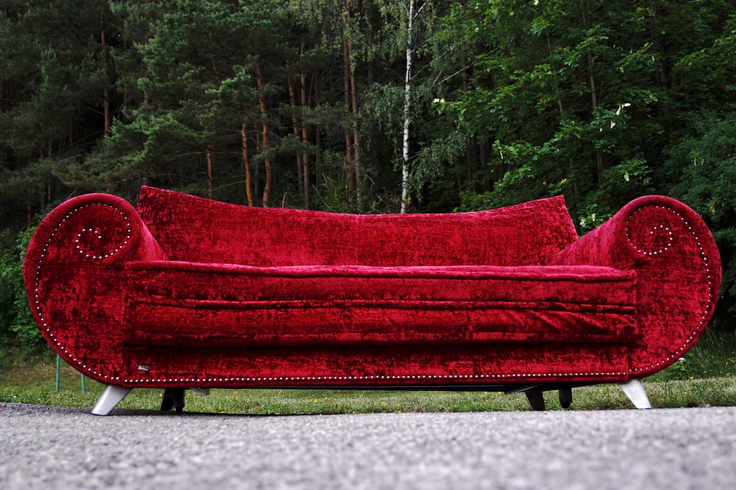 Bretz Gaudi Sofa rot ausziehbar Bettsofa Design Goethes GAlerie