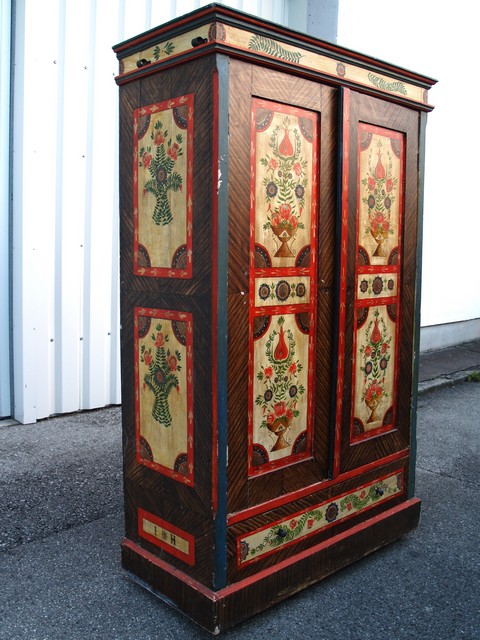 Kleiderschrank bemalt antik