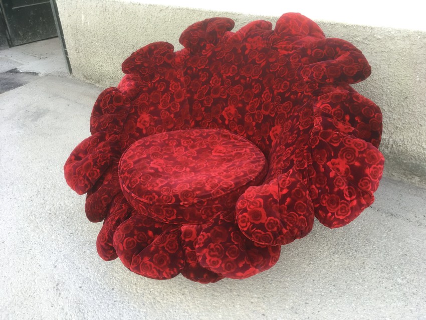 Bretz Rosy Stuhl Rosenstoff rot Sofastulh Sessel Rosen