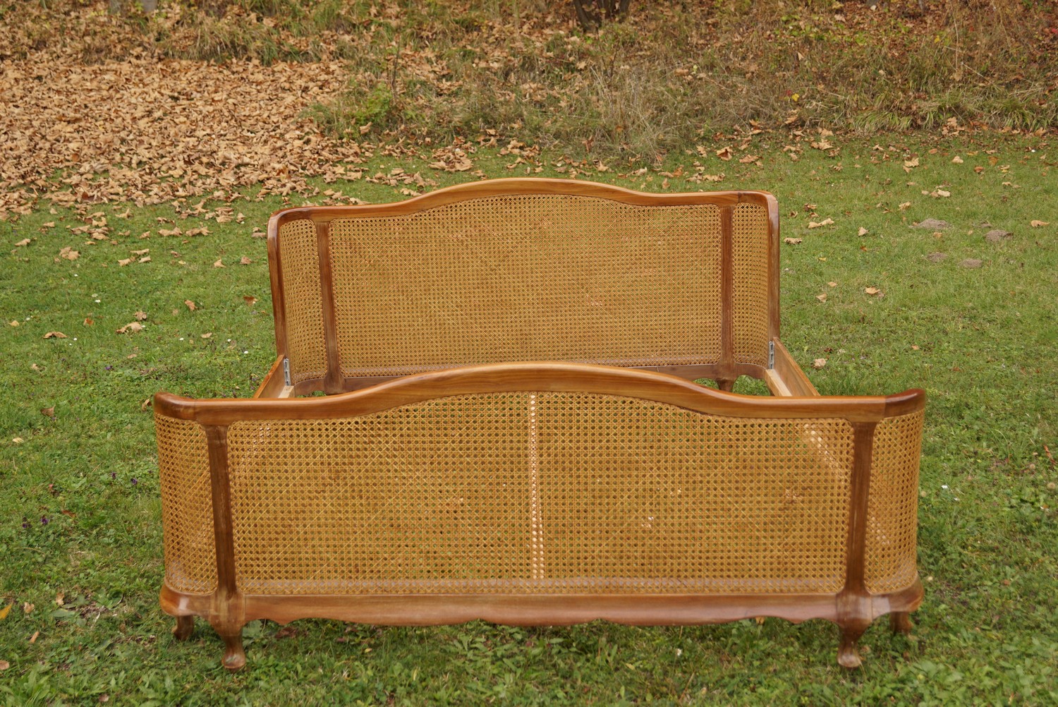 Doppelbett Chippendale antik Barockstil Vollholz Nuss Buche Möbel Wiener Geflecht Antiquität