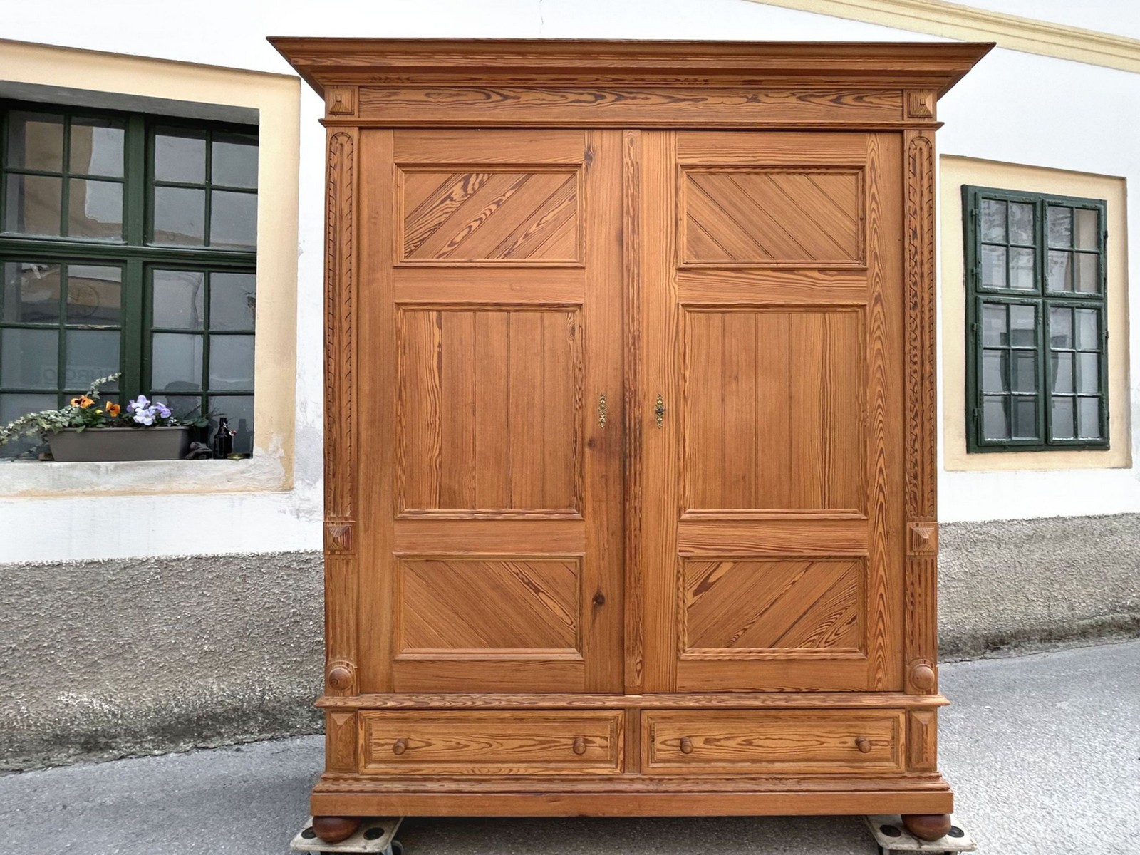 Hallenschrank Landhausstil Möbel Weichholz großer Schrank