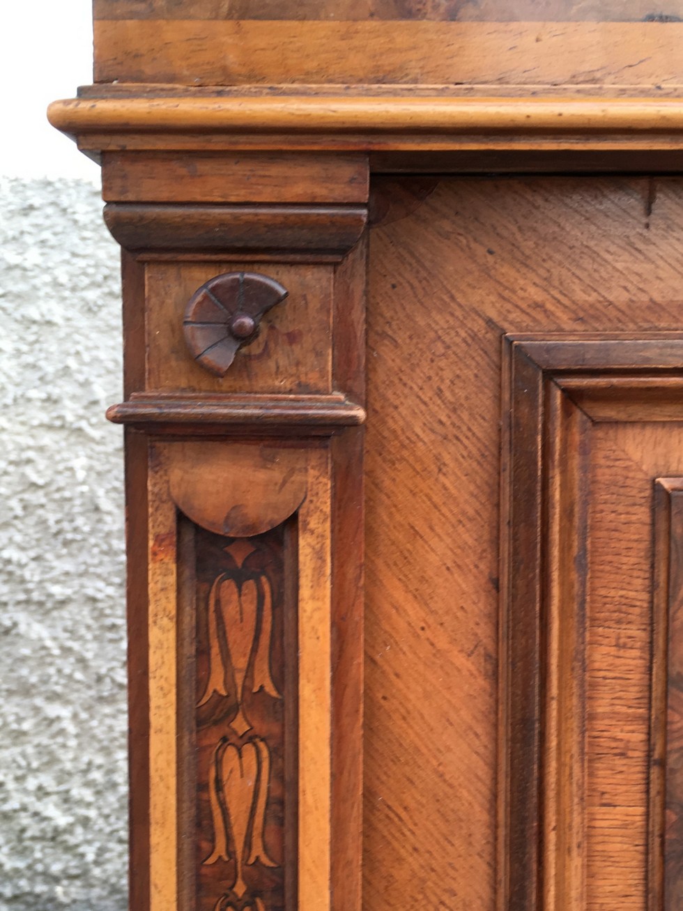 Nachtschrank antik Marmor Nuss Intarsien
