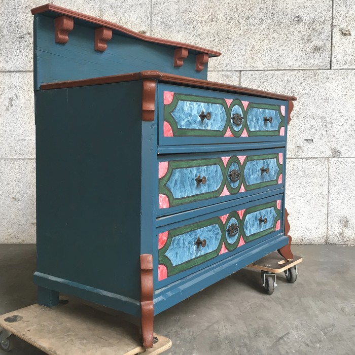Truhenkommode bemalt