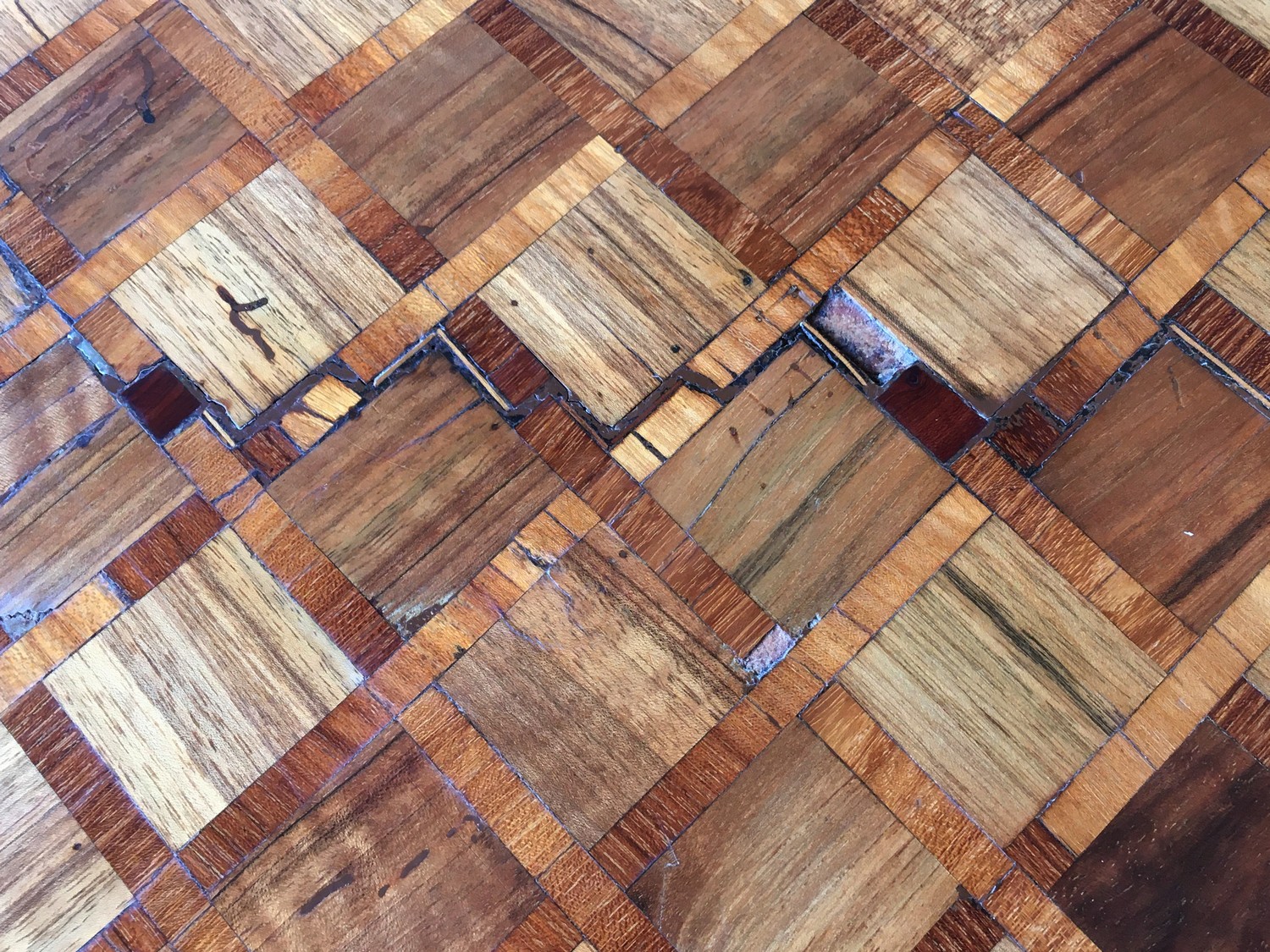 Antiker Salontisch Barock Würfelfurnier mit Lade ca. 1800 Antiker Salontisch Barock Würfelfurnier mit Lade ca. 1800