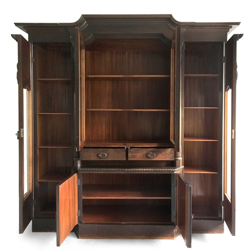 Herrenzimmer Buecherschrank