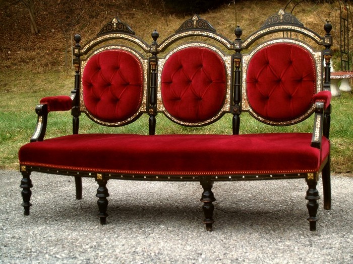 Antikes Sofa Antikes Sofa rot noir Knopfheftung Viktorianisch Säulen Büro Möbel Barock Medaillonlehnen