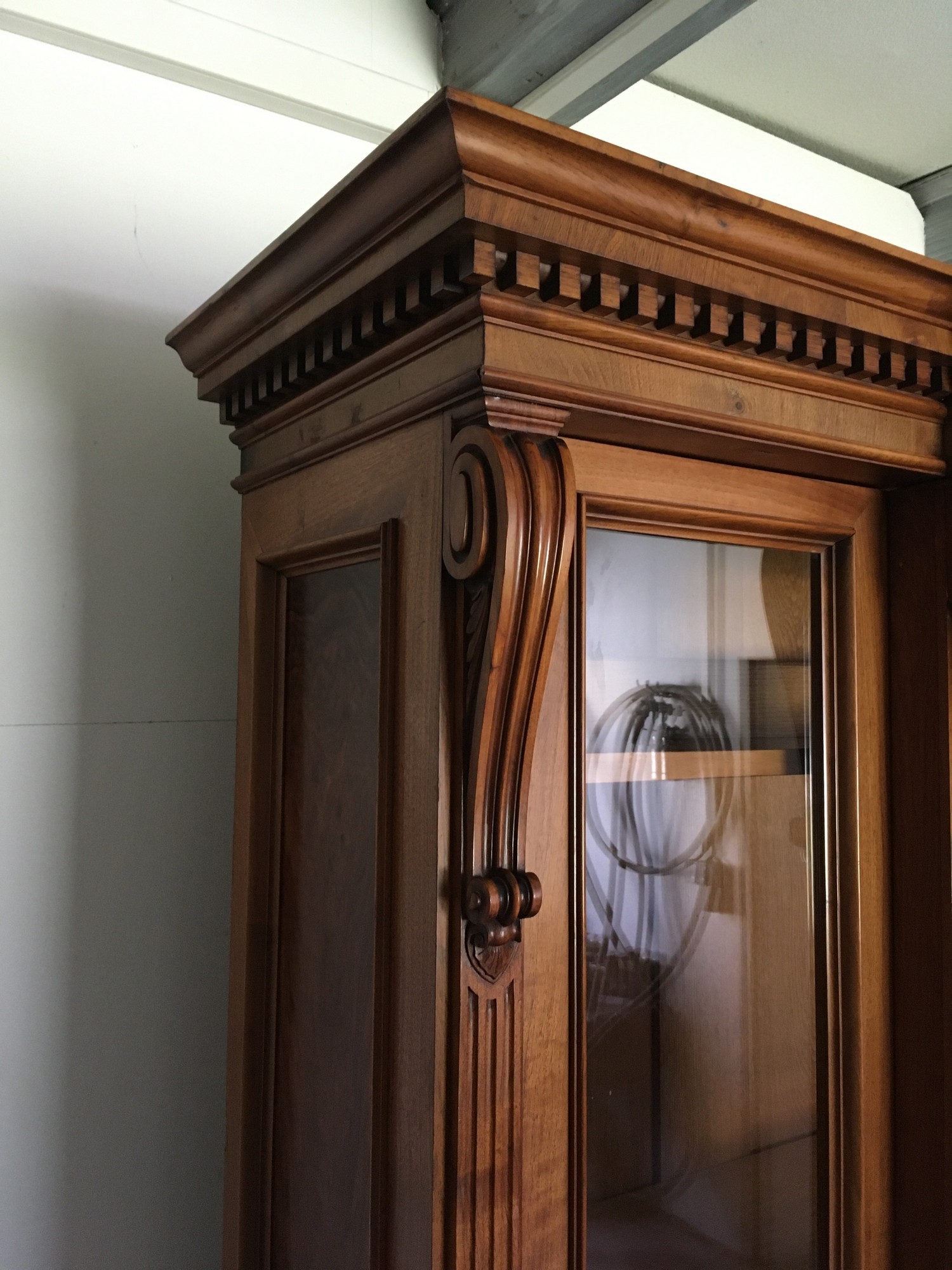 antiker Bücherschrank Vitrine Küchenschrank Nuss Historismus