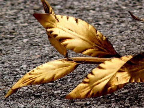 Vintage Wandlampe antik goldener Baum mit Blätter
