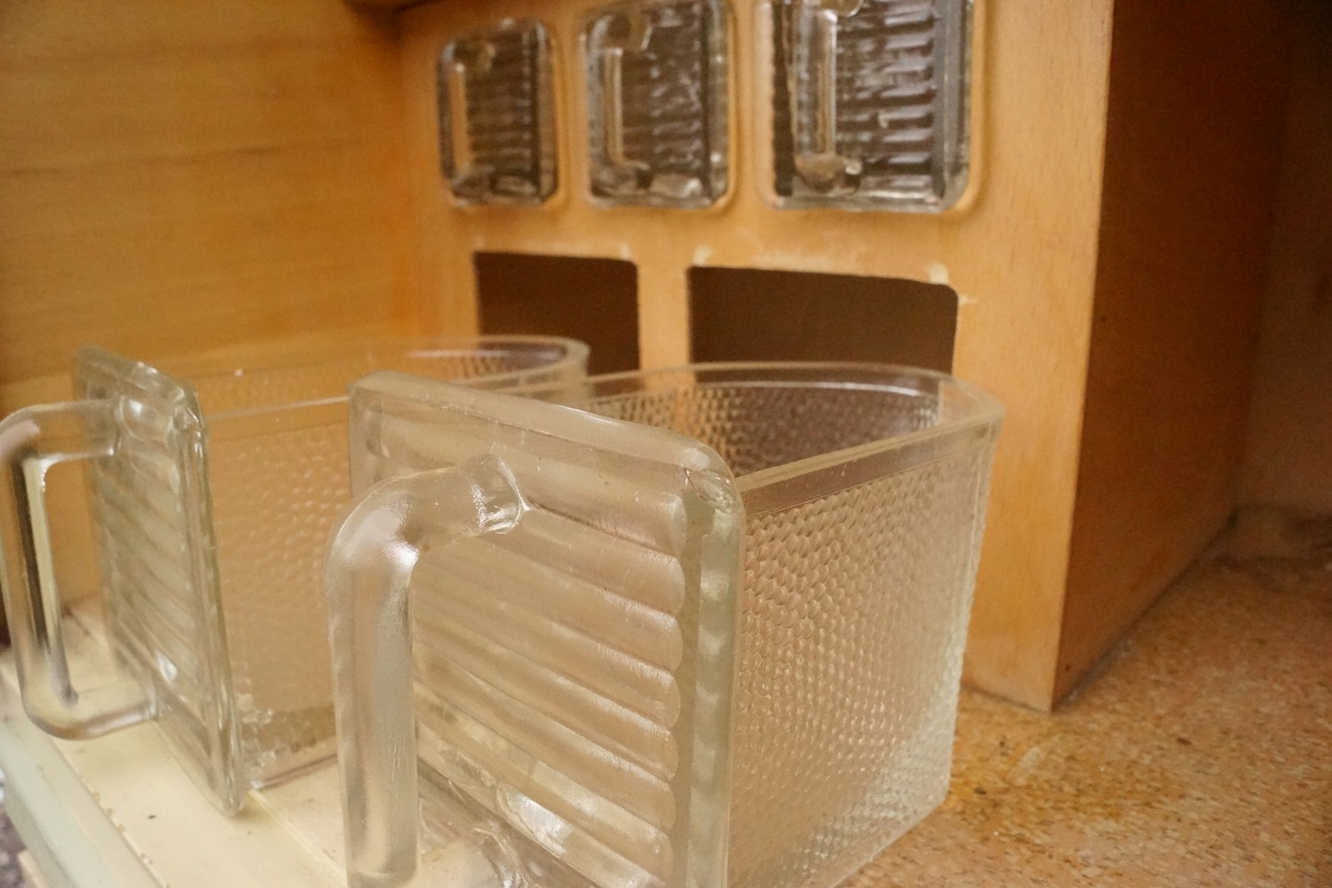 Schüttenregal Vintage Schrank Küche