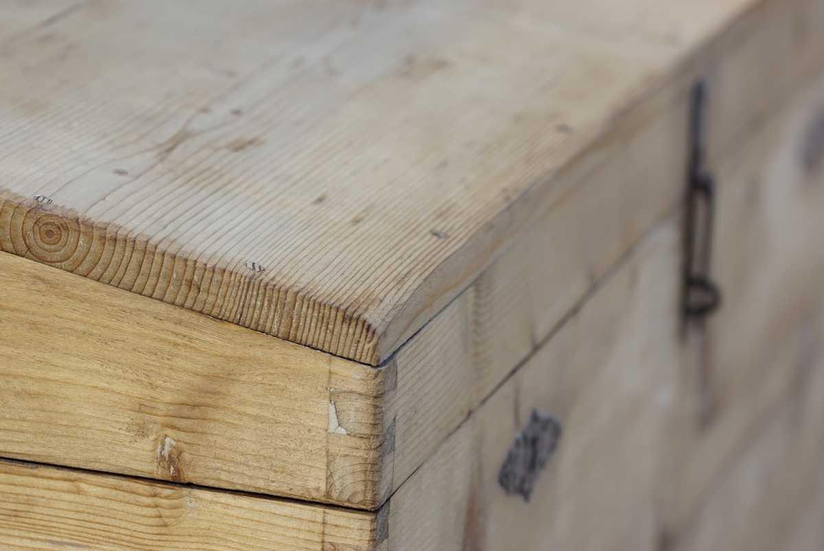 Holztruhe antik