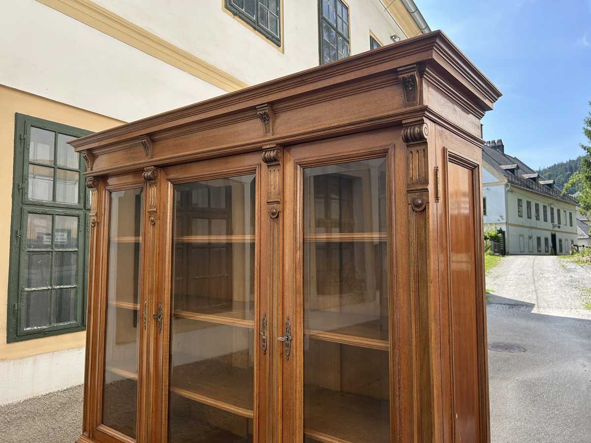 antike Vitrine facettiertes Glas 1880 Nussholz