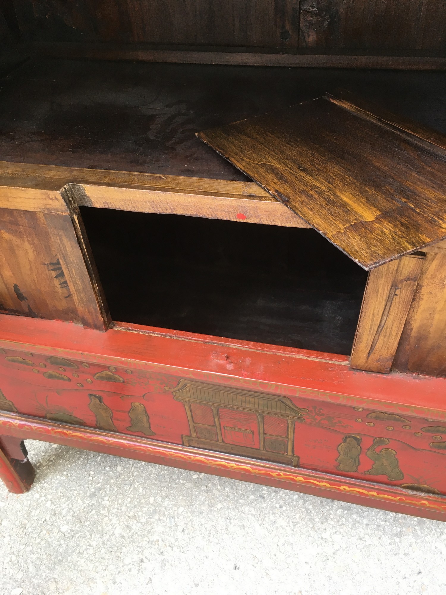 Hochzeitsschrank China rot gold mit Geheimfach