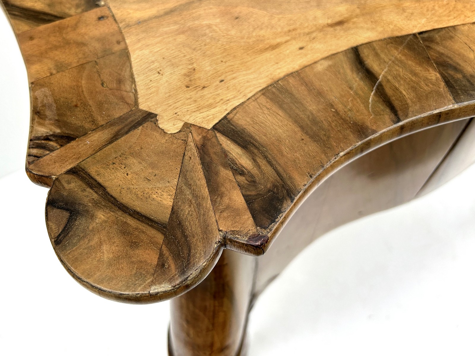 Tisch antik Biedermeier Nussholz Antiquität um 1800