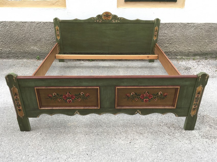 Bauernmöbel Doppelbett Voglauer Anno grün