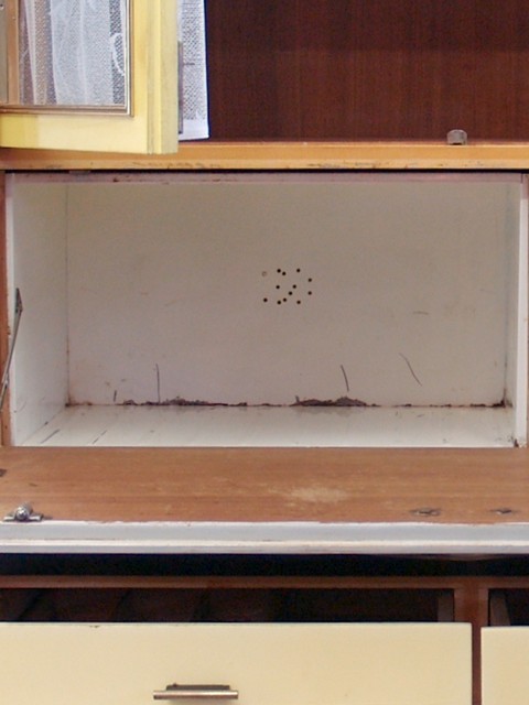 antiker Küchenschrank rosa