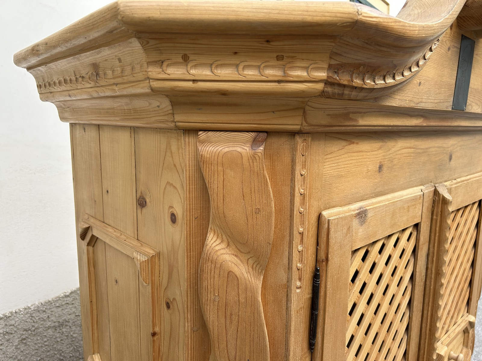 Bauernschrank Teisendorfer Fahnenschwinger Massivholz Möbel