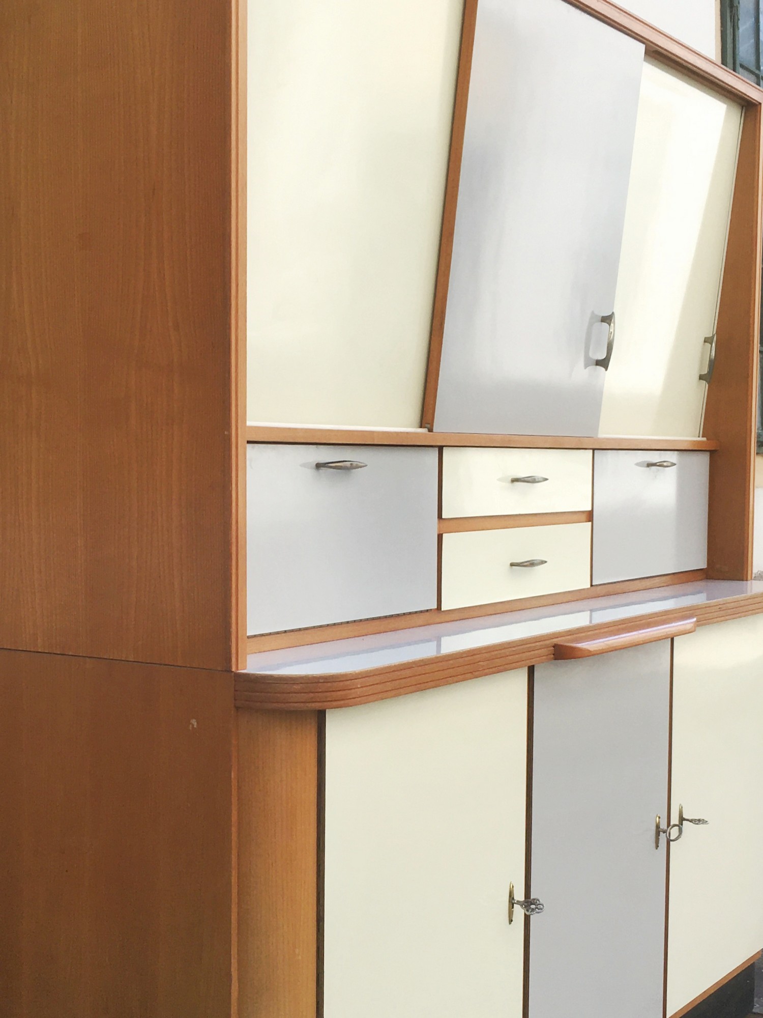 Küchenschrank creme grau Midcentury Schrank Vintage Schütten Retro