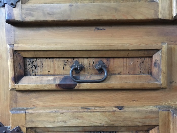 Weinschrank antikstil