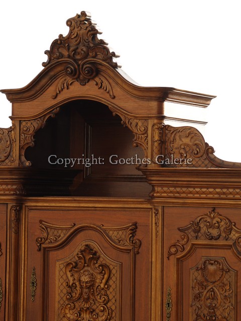 Buffet Schrank antik große Kredenz Möbel mit Fratzen Satyr um 1870