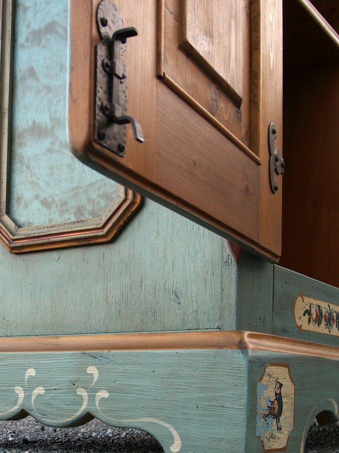 Voglauer Kasten handbemalt