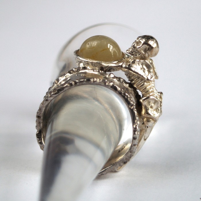 Ring 925 Silber Edelstein Saphir Skelett Mythologie