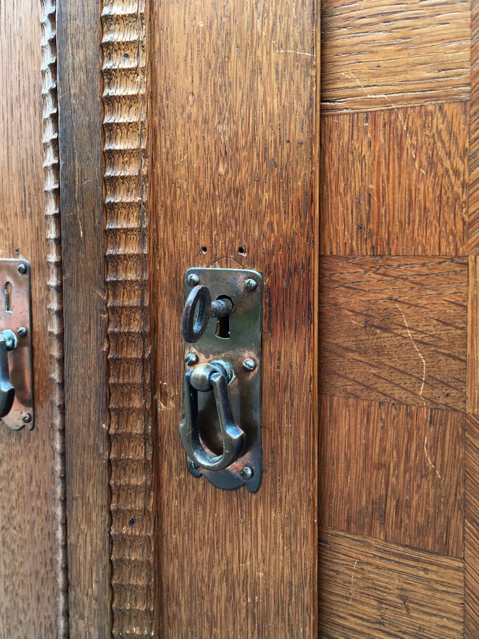 Jugendstil Einlegearbeiten SChrank