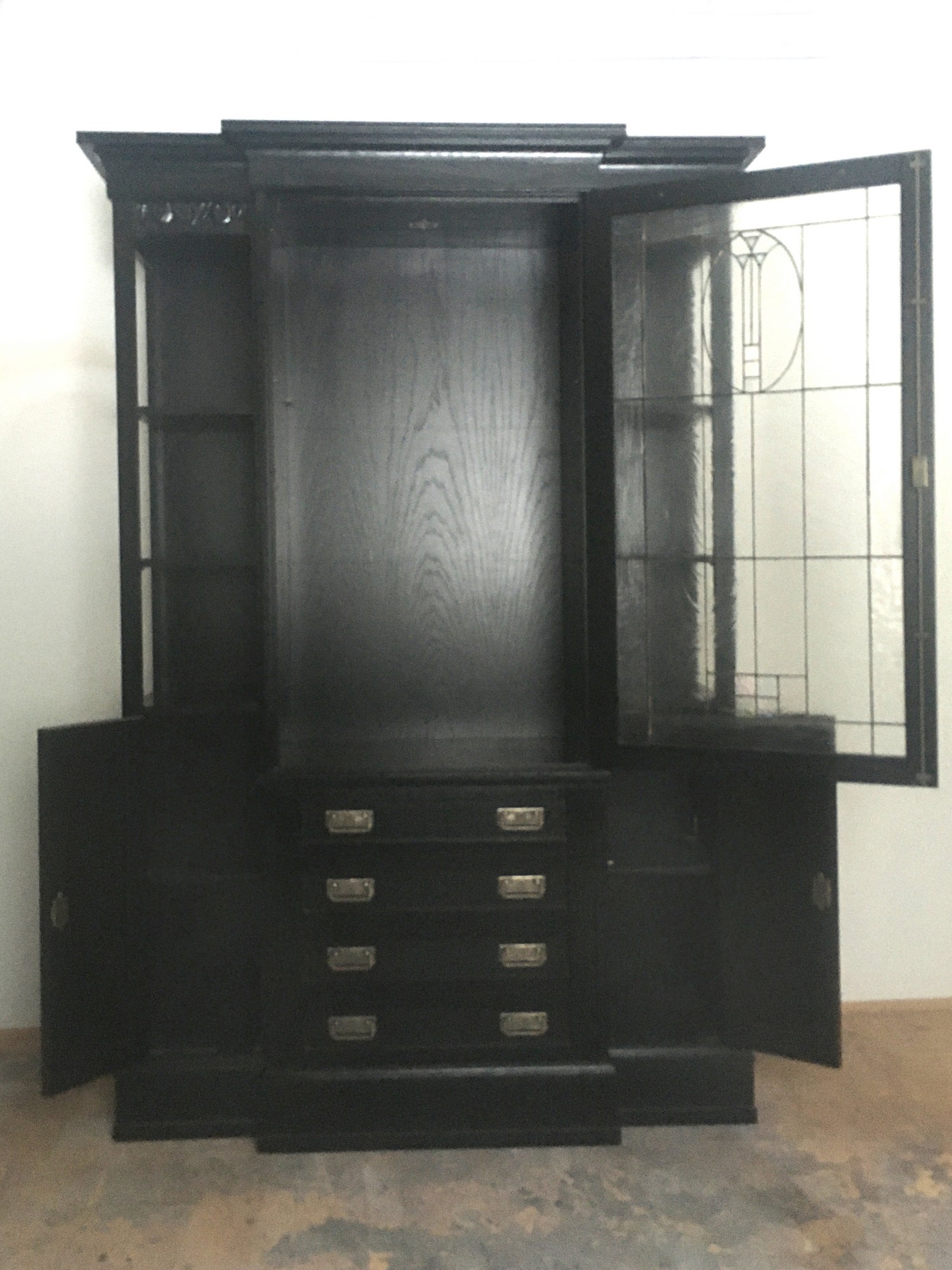 Schrank Jugendstil Buffet dreiteilig Anrichte schwarz Bleiverglasung Selva