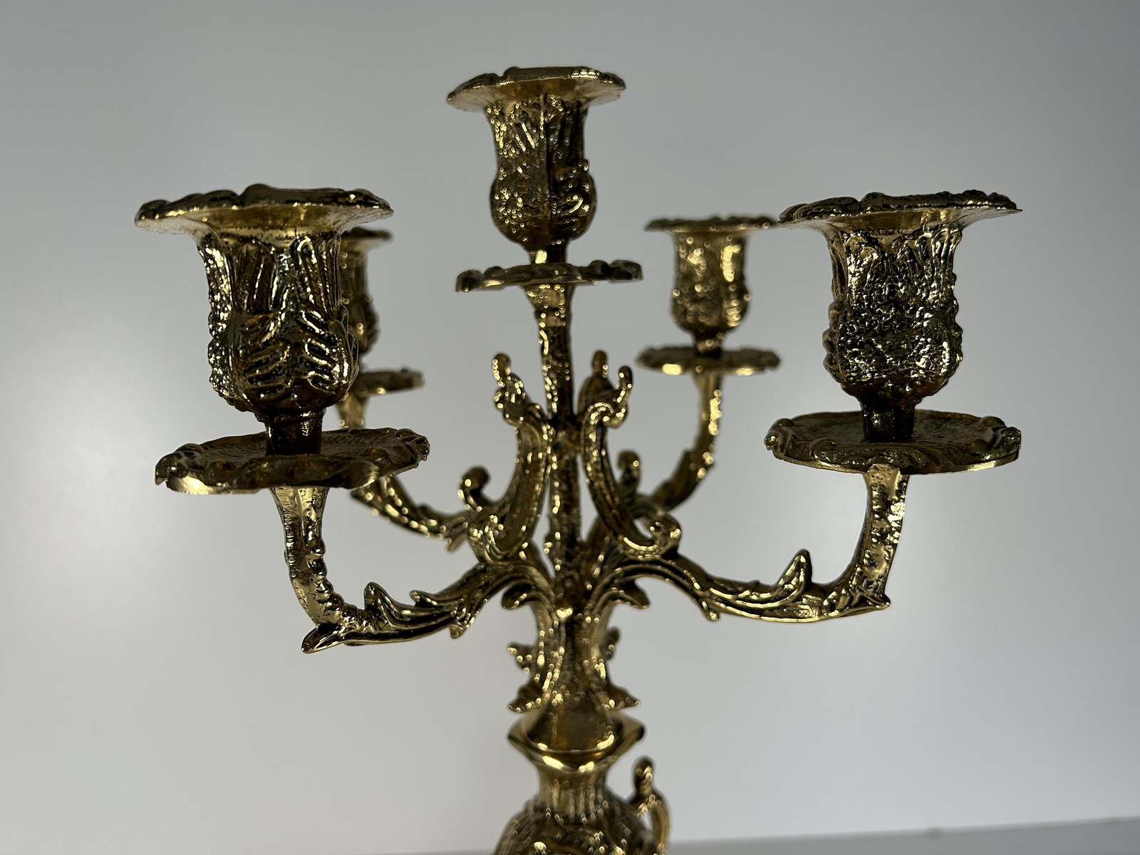 schwerer Kerzenstaender