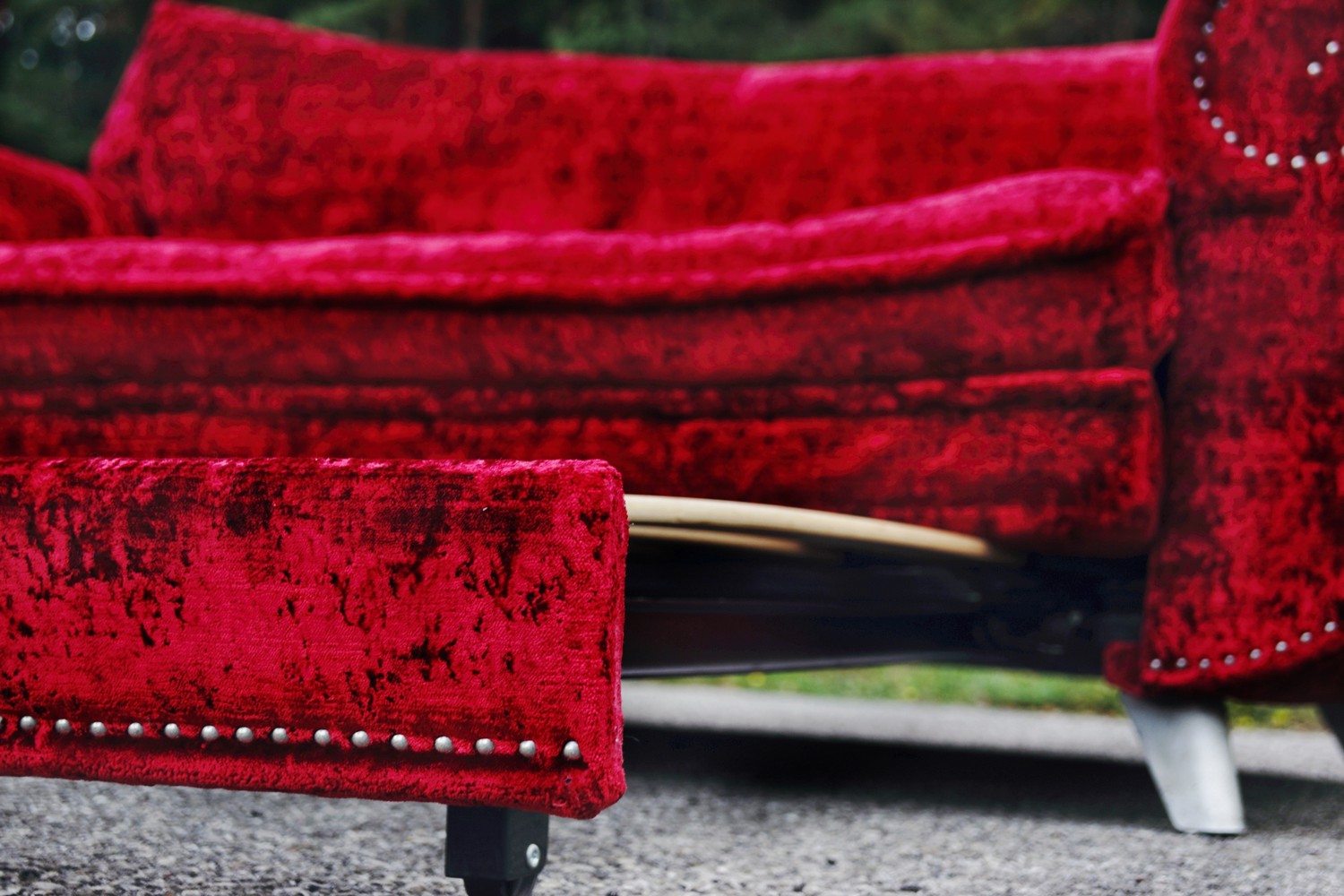 Bretz Gaudi Sofa rot ausziehbar Bettsofa Design Goethes GAlerie