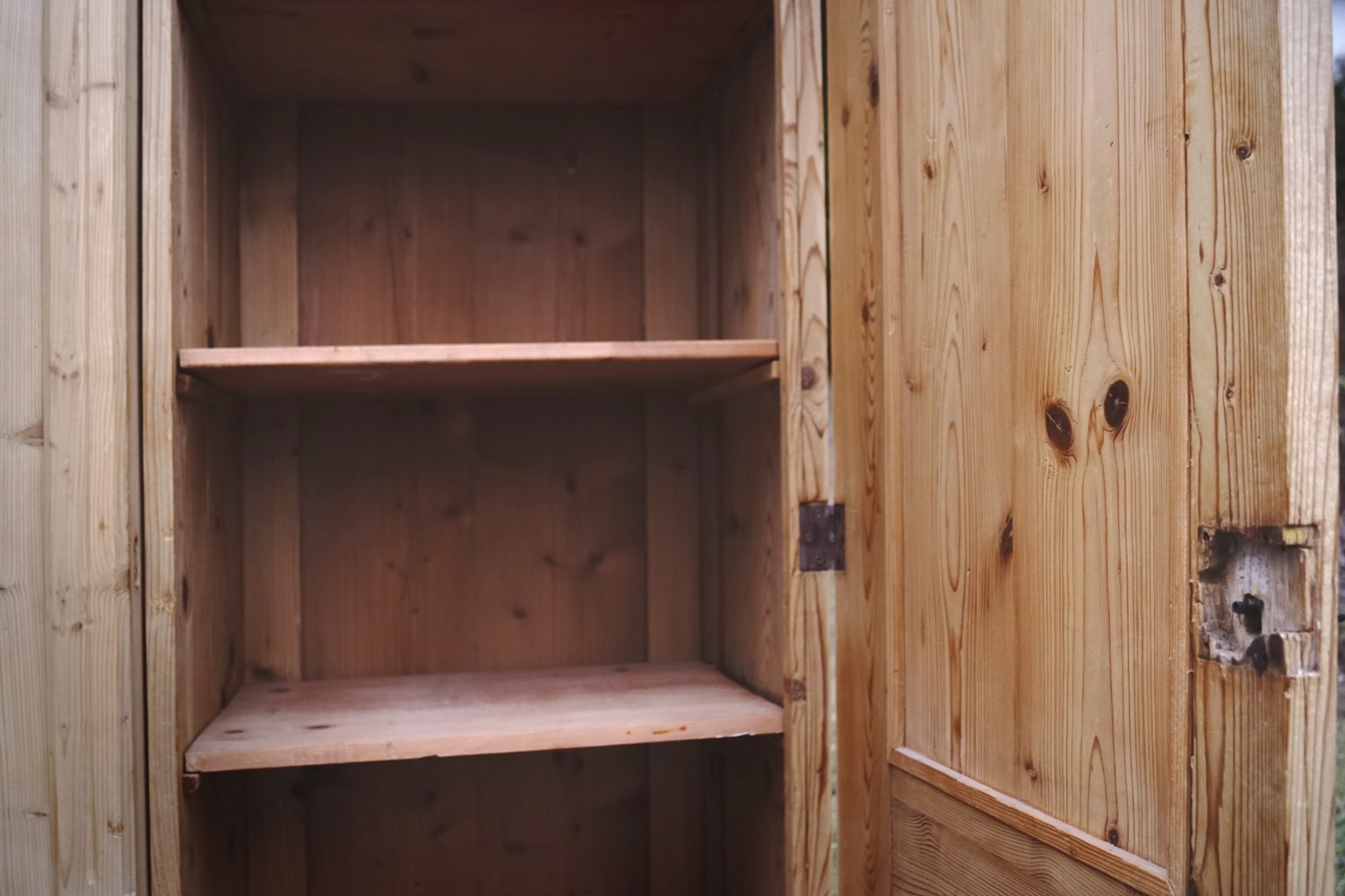 Garderobenschrank Weichholz Bauernschrank antik Vollholz rustikal Kleiderschrank Naturholz