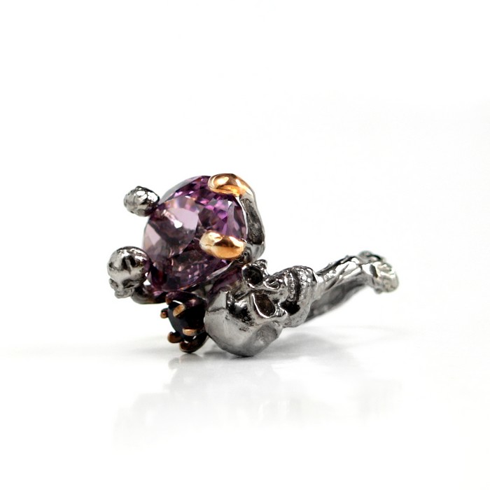 Ring Totenkopf 925 Silber Edelsteine Amethyst