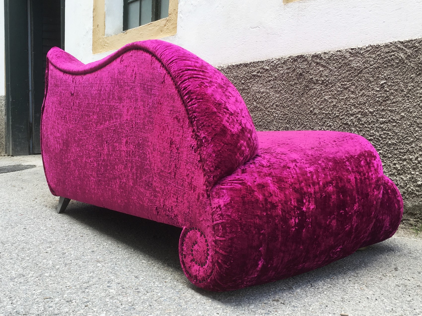 Bretz Sofa purple Gaudi Recamiere Rosenfüße Glamoursamt lila rosa